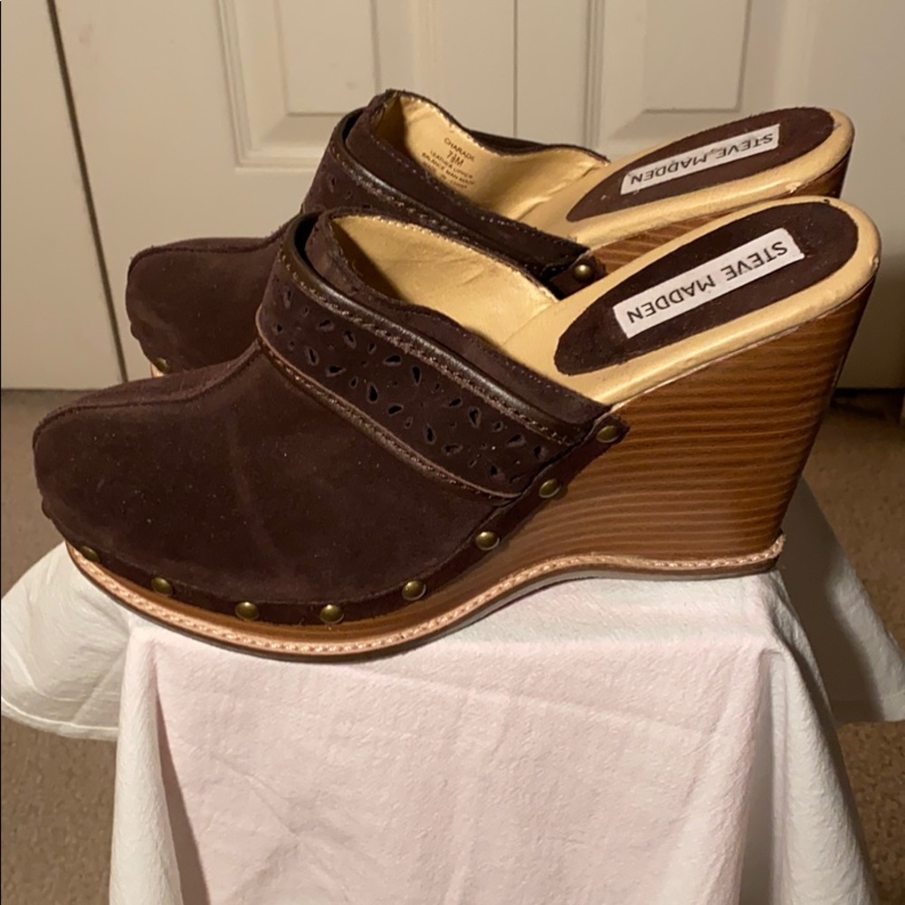 Steve Madden brown suede wedge